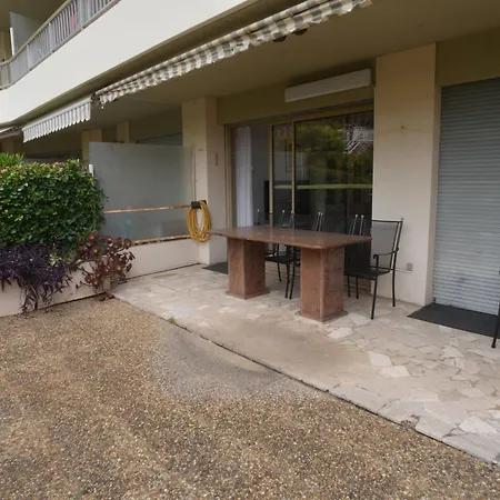 Spacieux 3 Pièces Avec Grande Terrasse Au Calme à - Fr-1-196-386 *